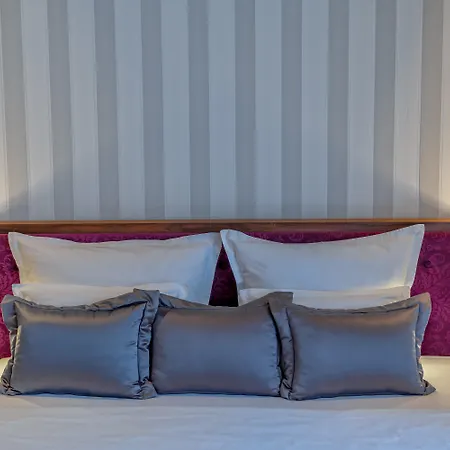 Hotel Heritage Krone 4*