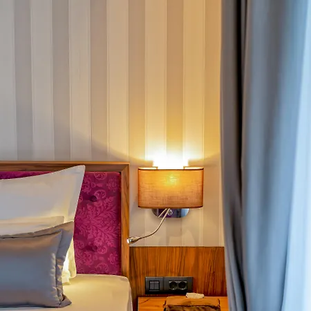 Ξενοδοχείο Heritage Krone 4*