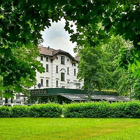 Heritage Krone Szálloda 4*